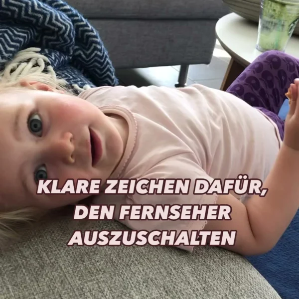 Wir wissen es ja eigentlich schon … Der Kinderkörper ist nicht dafür gemacht, lange vor dem Fernseher zu sitzen. Bildsc…