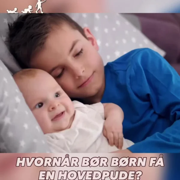 Hvordan er det nu lige med børn og puder…? ❗️Babyer bør ikke, og større børn behøver ikke at sove med en pude❗️ Derfor …
