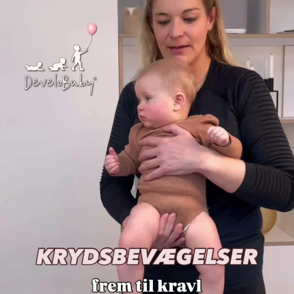 Nogle børn flytter helst armene fremad, som den søde pige gør helt i starten af videoen. Er dette tilfældet, så er det …