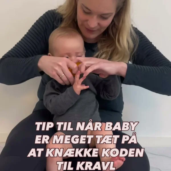 Dette lille tip til at knække koden til kravl virker naturligvis kun på babyer, som er meget tæt på at kunne kravle - f…