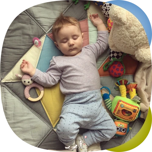 baby milestones - month 5